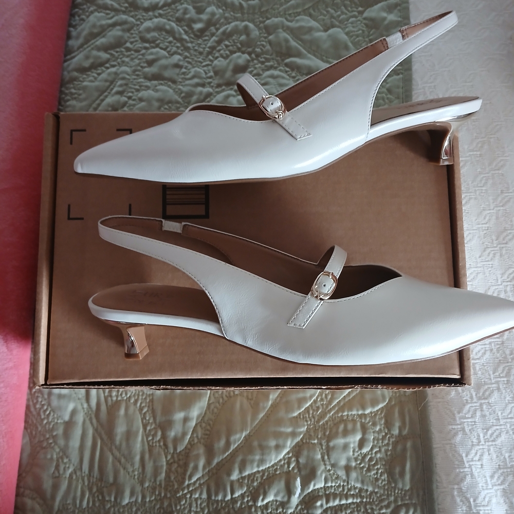 Naturalizer Cream Slingback Heels